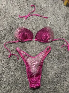 NEW Physique Competition Suit w/ Leopard hardside carrying case Sz 40DD 40 Glute